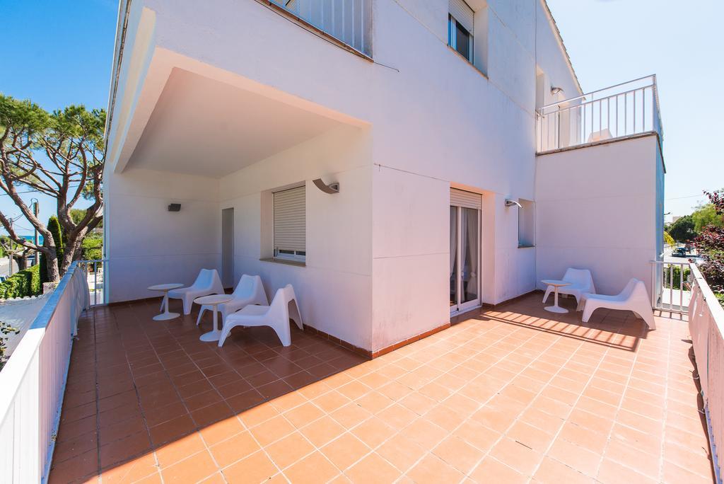 Sitges Beach Hostel Exterior photo